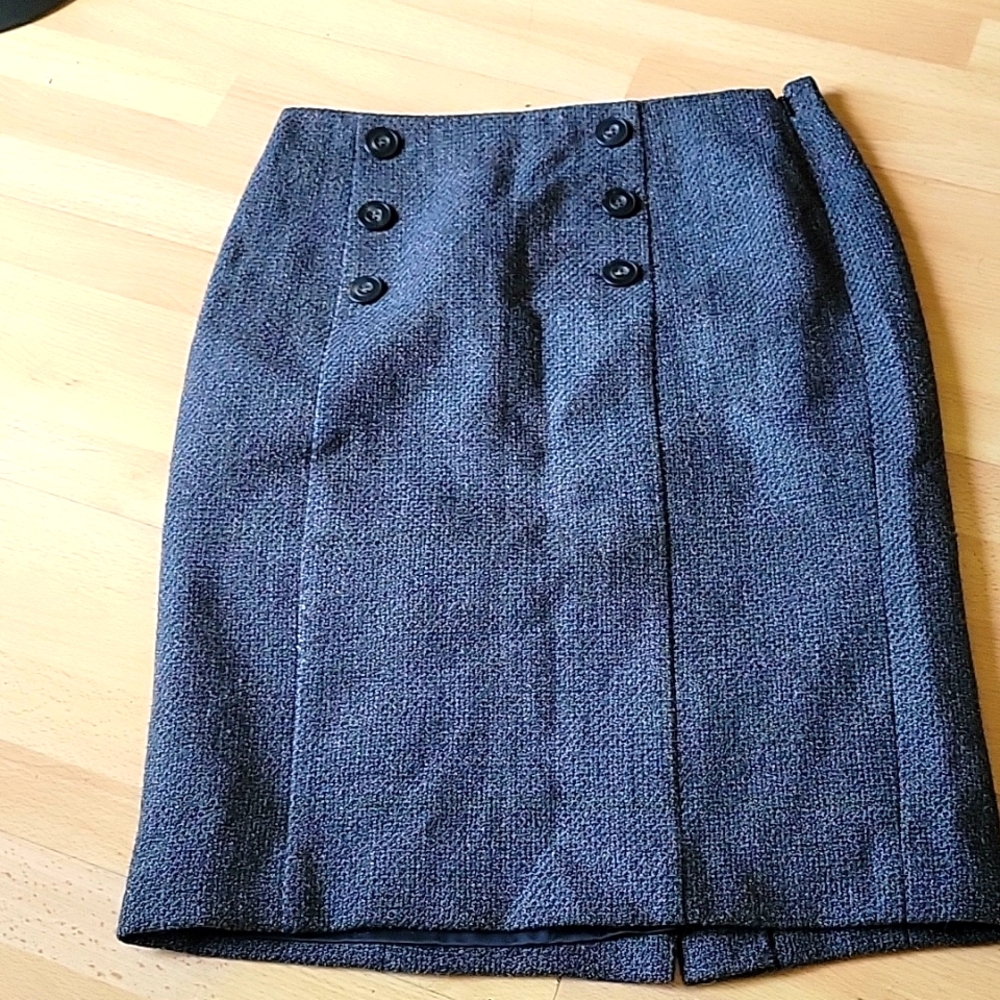 Halogen skirt, size 4, dark gray and blue.  Excellent condition